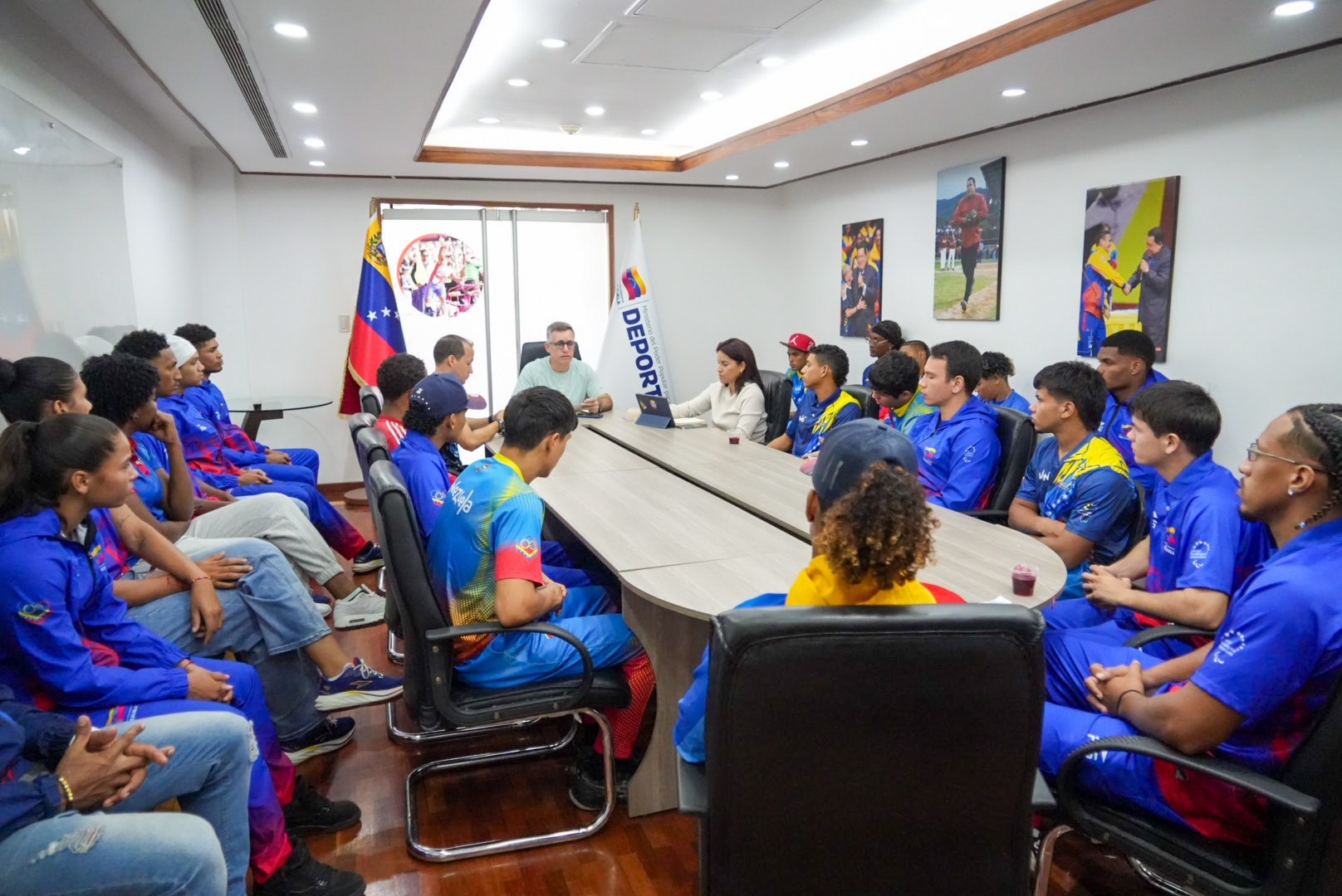 Ministro Cardillo supervisó preparación del equipo boxeo