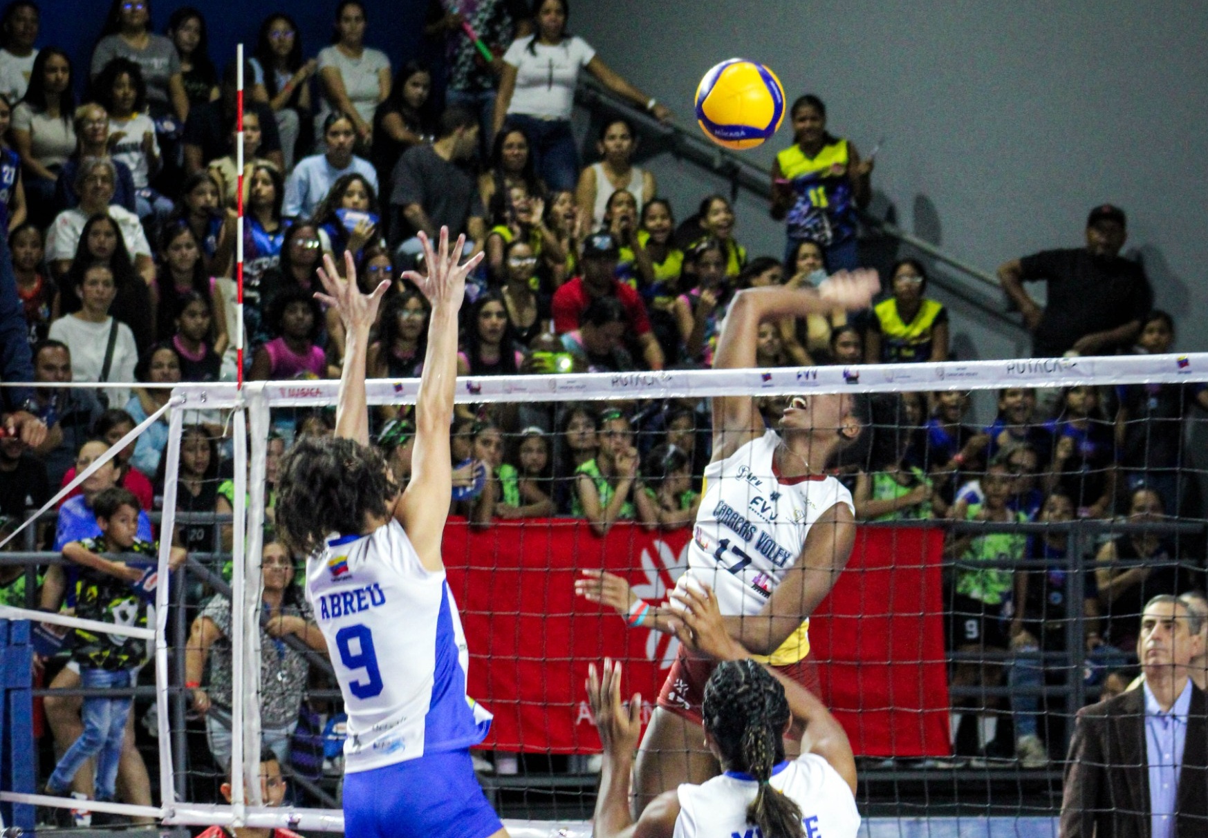 Caracas y Monagas definen Liga de Voleibol Femenina