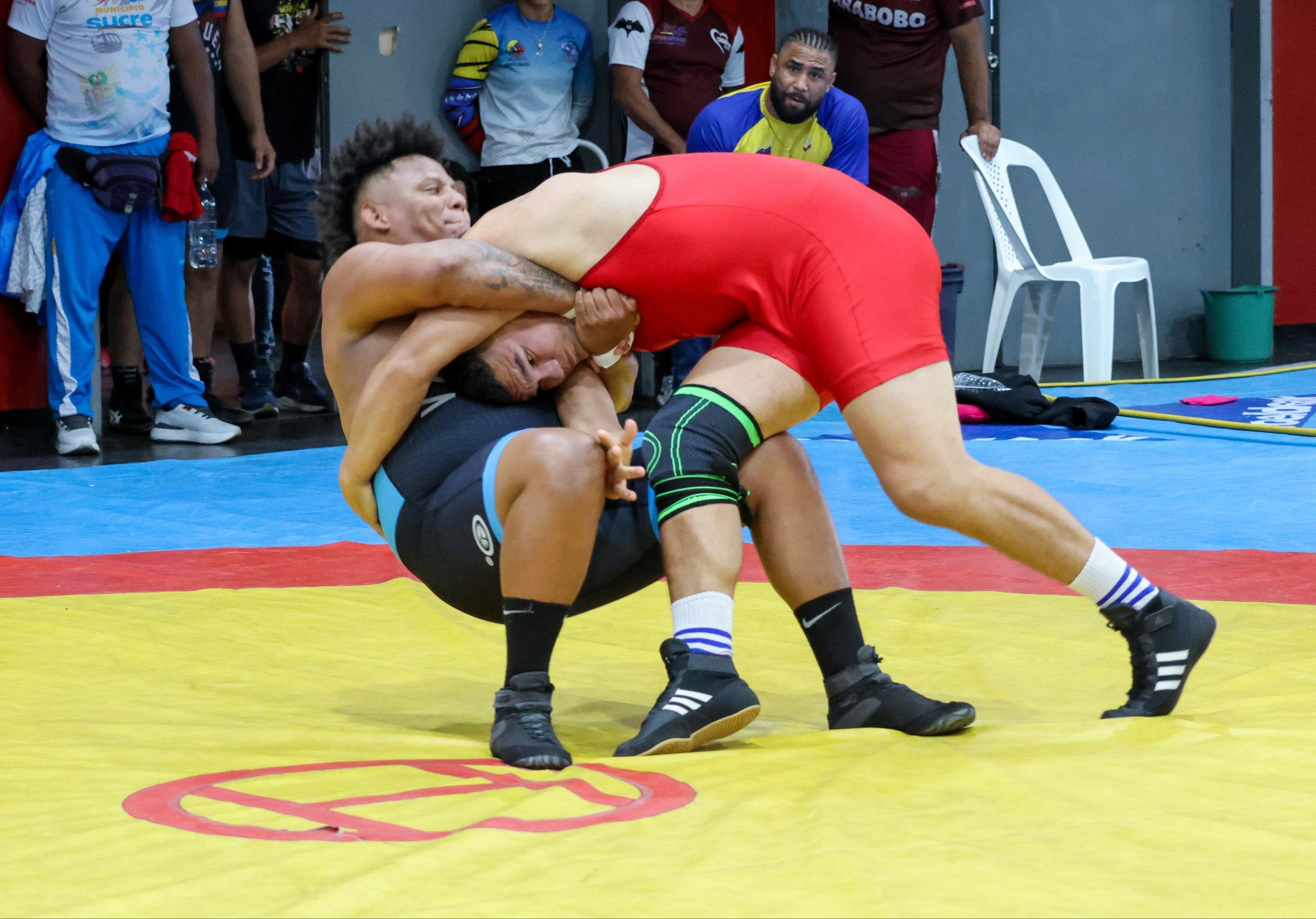 Gladiadores dominó tercera parada de la Liga de Lucha 