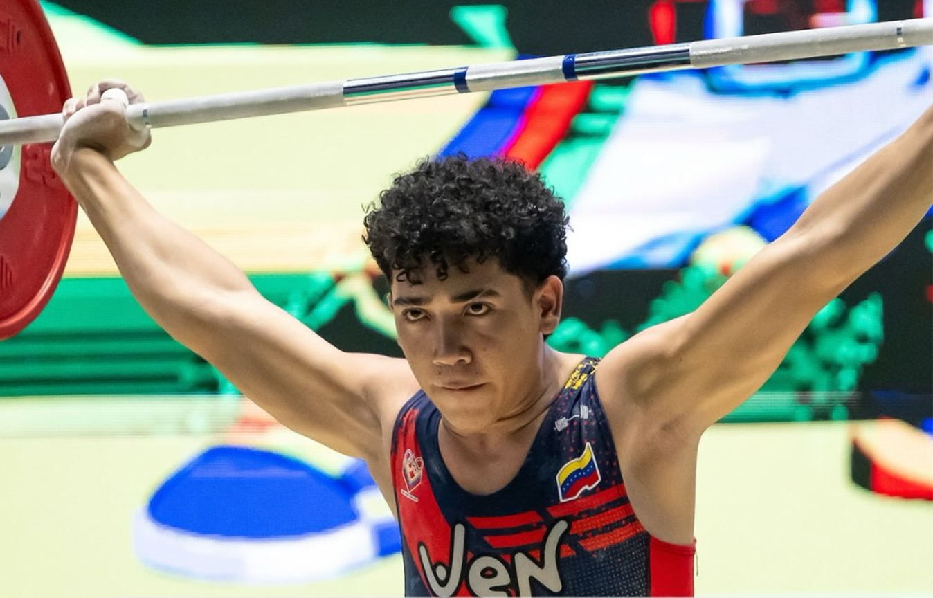 David Linares alzó oro en Mundial de Pesas