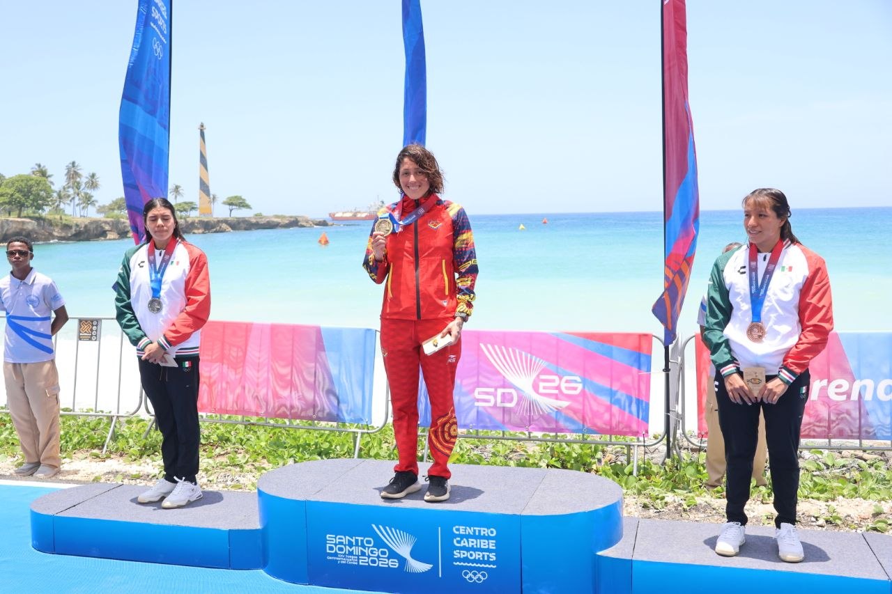 Paola Pérez repitió oro en aguas abiertas