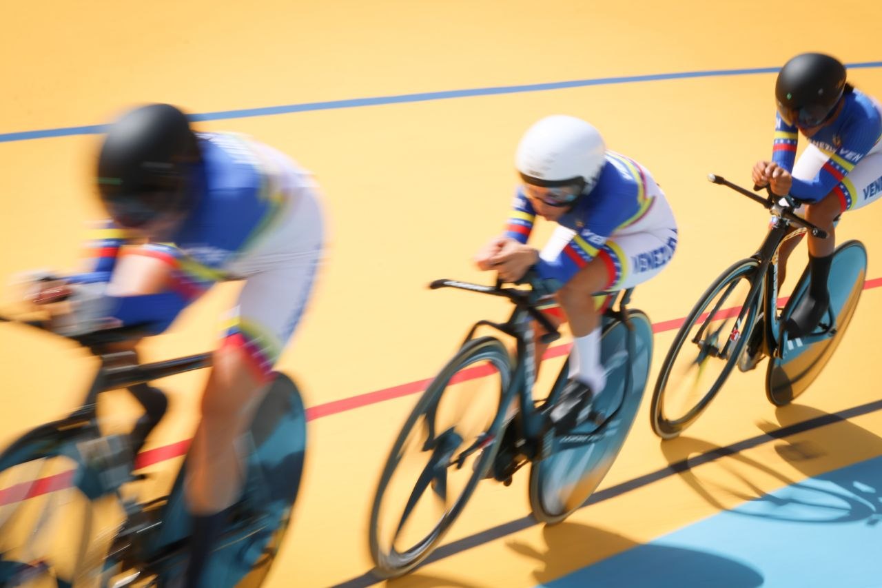  Ciclismo de pista inauguró su cuenta