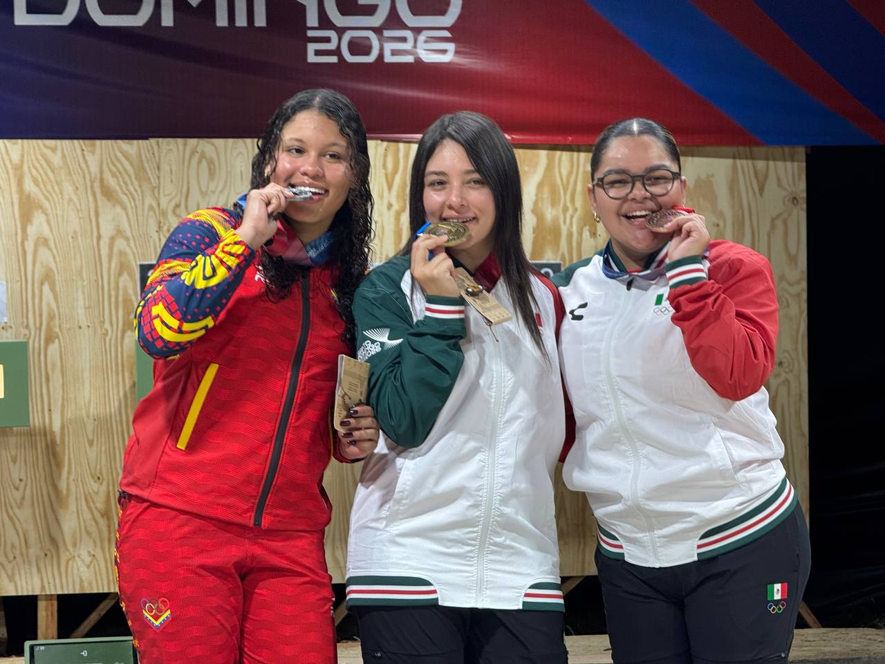 Nicole Saavedra plata en tiro deportivo