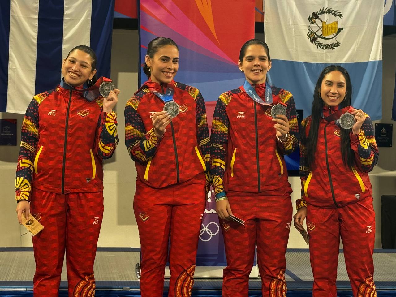 Sable femenino y el florete masculino subieron al podio 