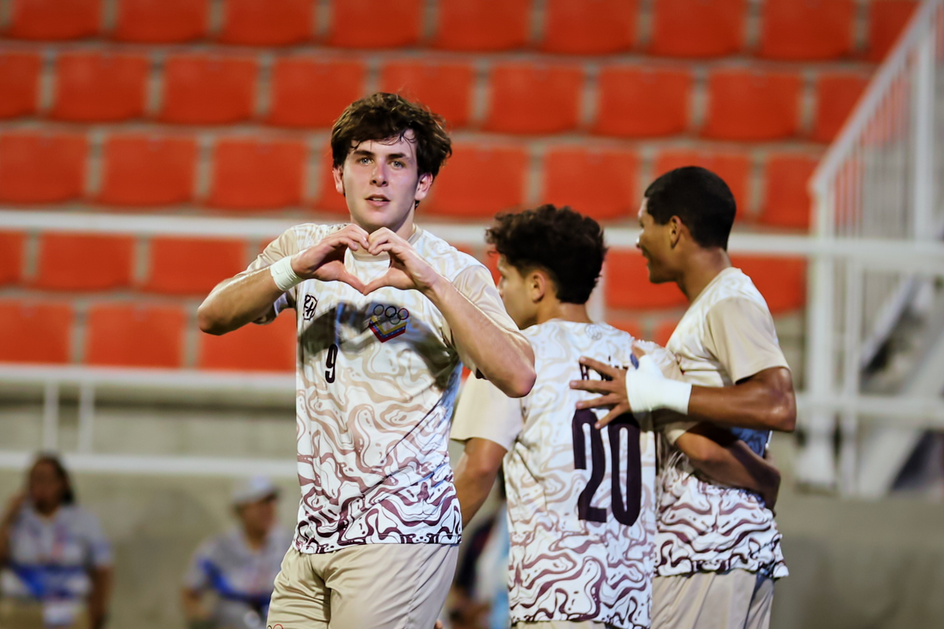 Fútbol masculino recuperó el trono 