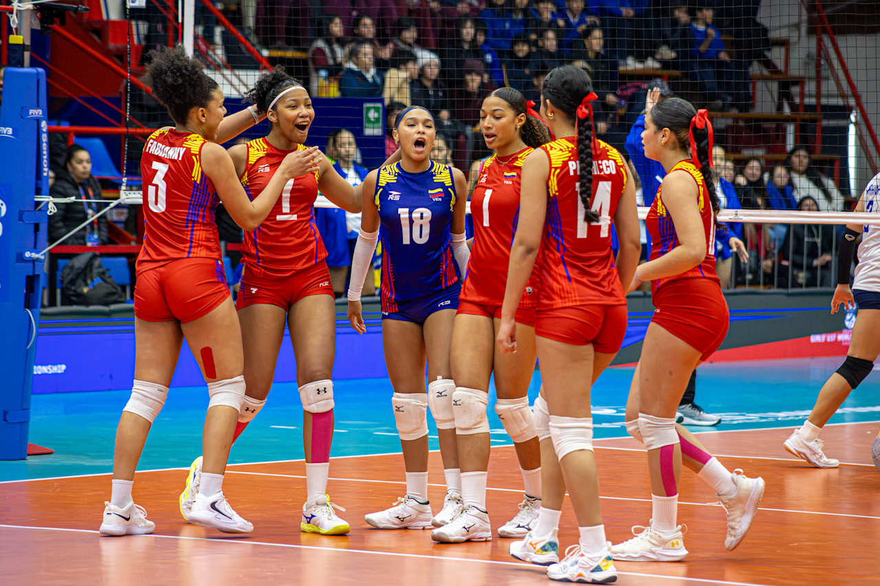 Voleibol femenino clasificó a octavos de final
