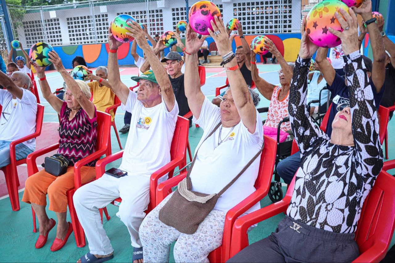 Venezuela Renace con los adultos mayores
