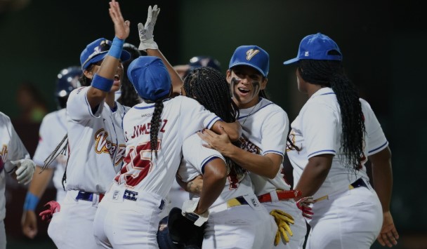 Beisbol femenino más cerca de la fase final