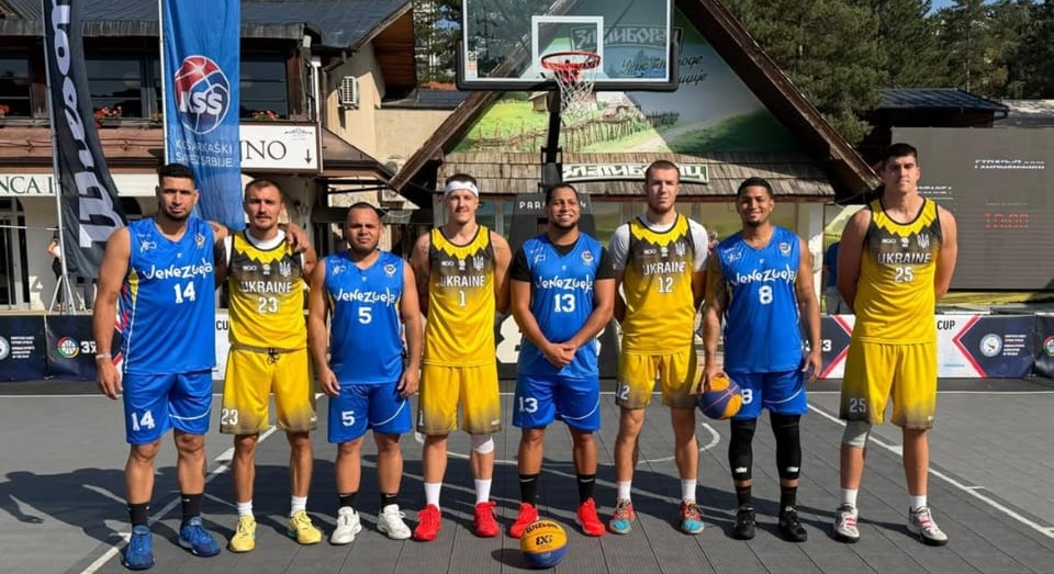 Baloncesto dividió en Copa Mundial 
