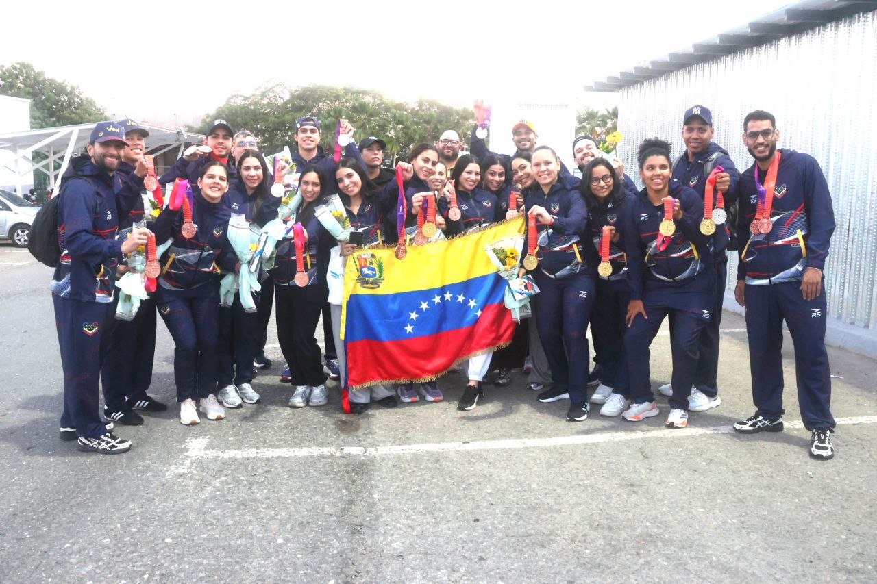 Esgrima y softbol cargados de oro