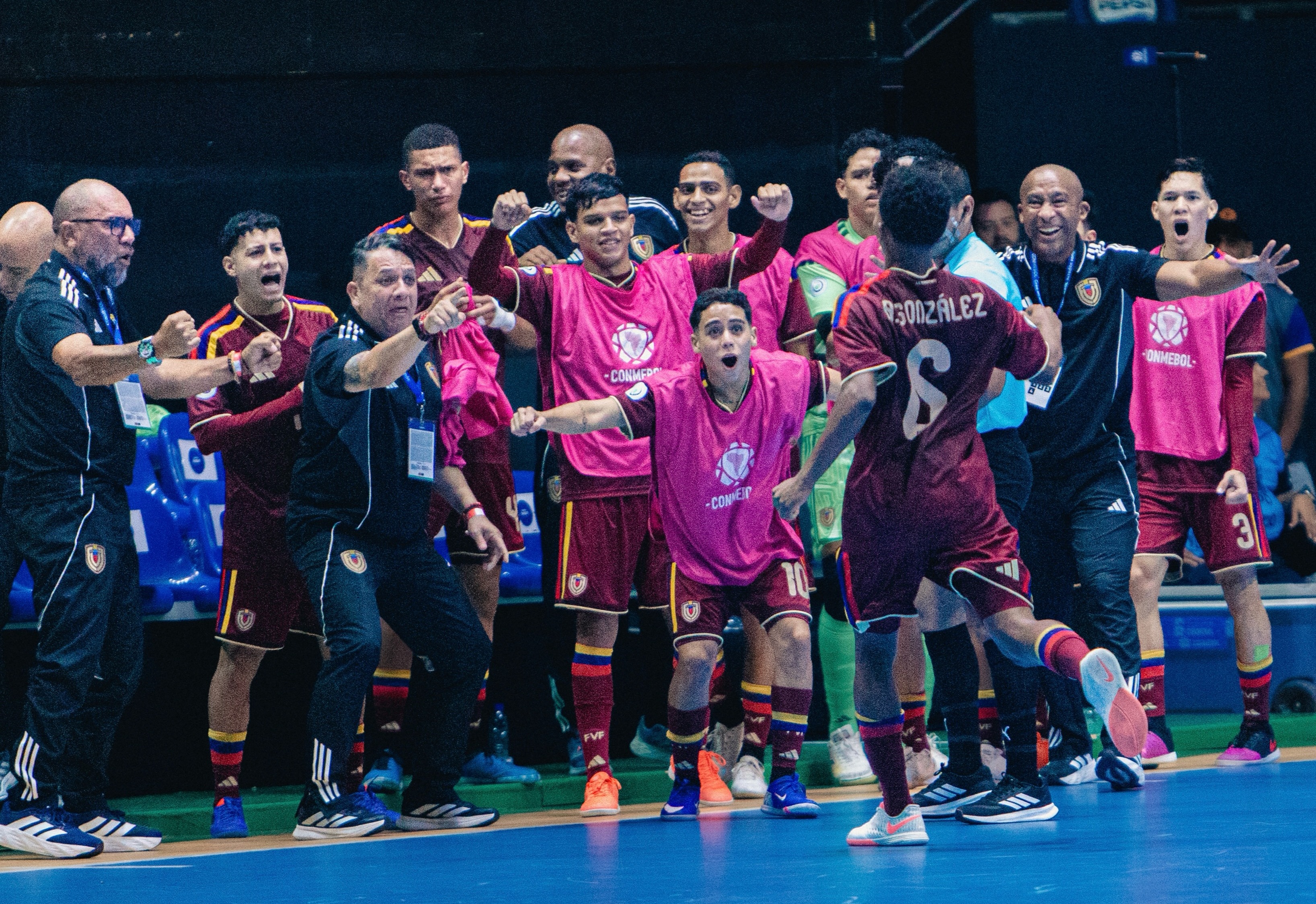 Sub-20 pasó invicta a semifinales