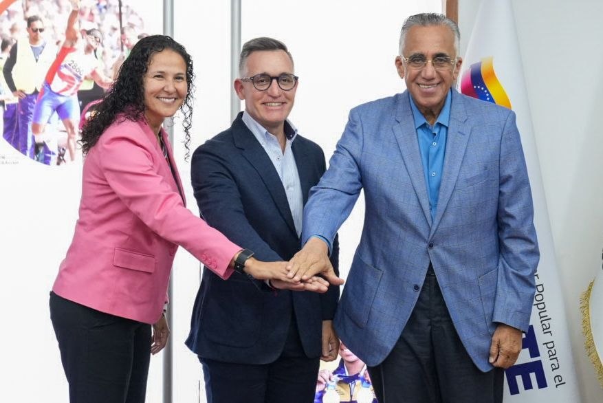 Ministro Cardillo encabezó reunión de candidatura