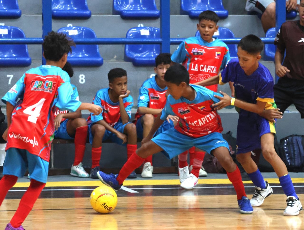 Rodó el balón en fútbol sala