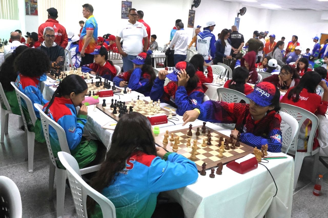 Caracas y Carabobo comandan medallero de ajedrez