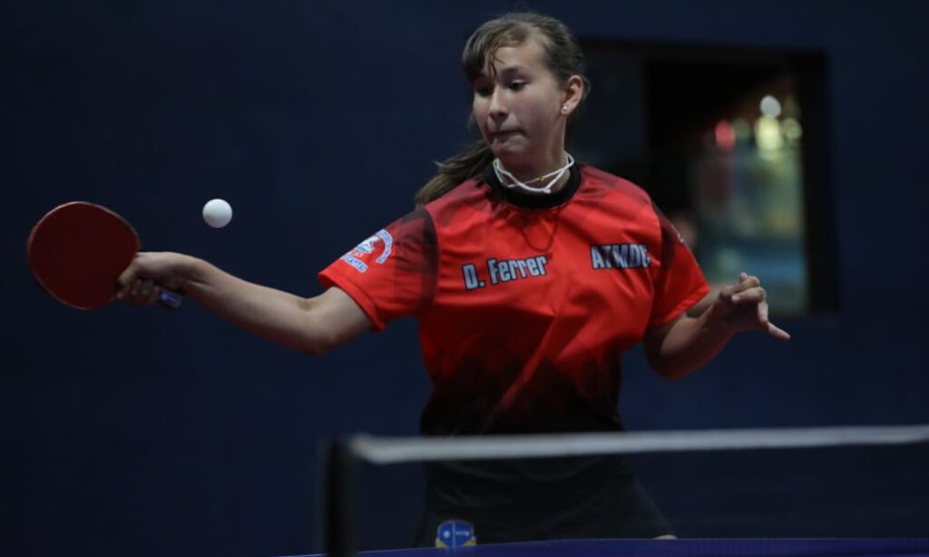 Plata para Dakota Ferrer