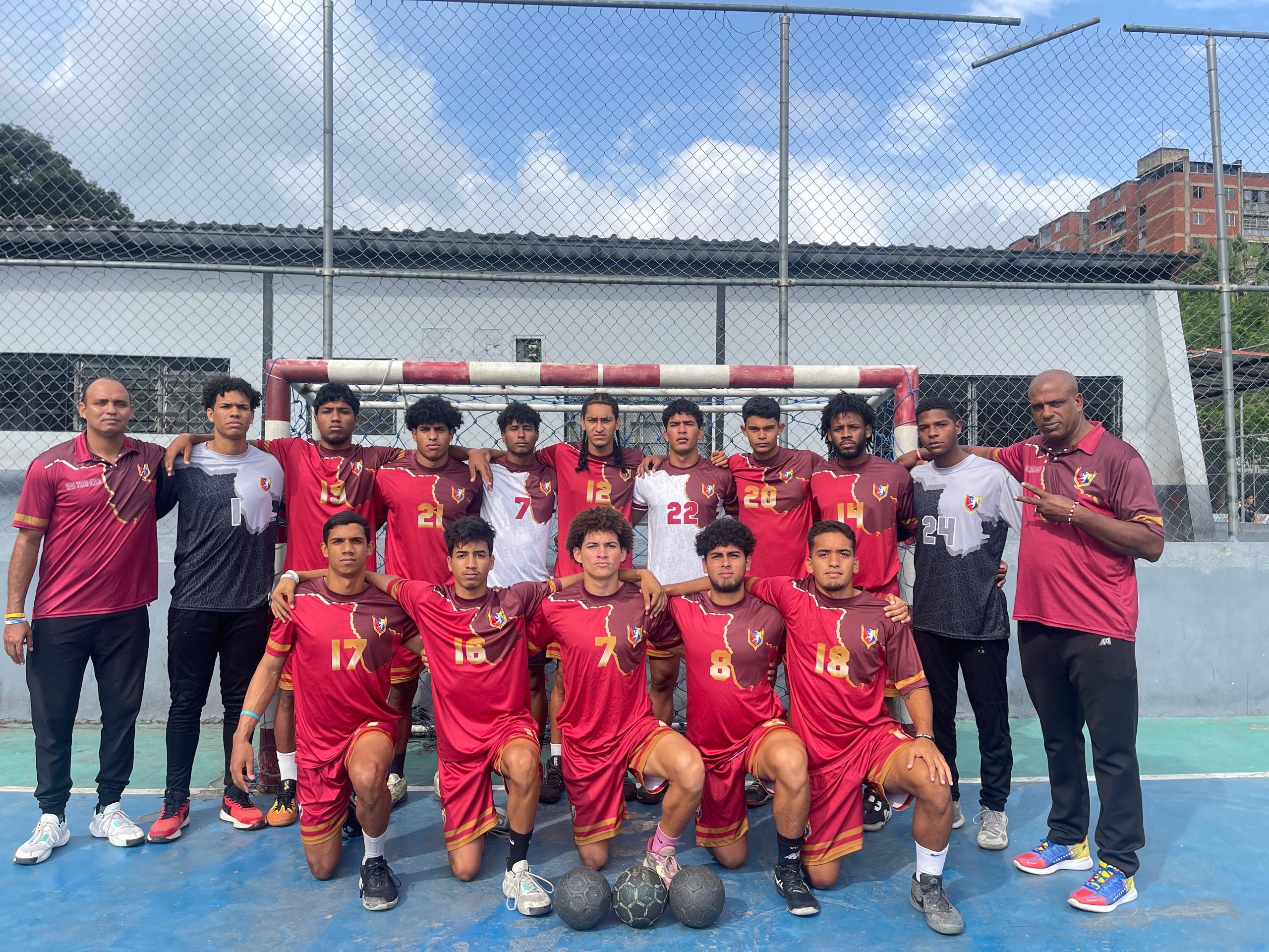 Balonmano del Distrito se alista para los Juegos Nacionales