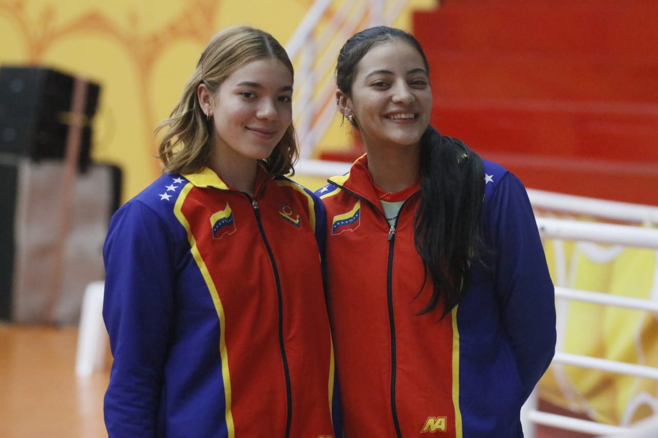 Dupla femenina obtiene medalla de bronce en tenis de mesa