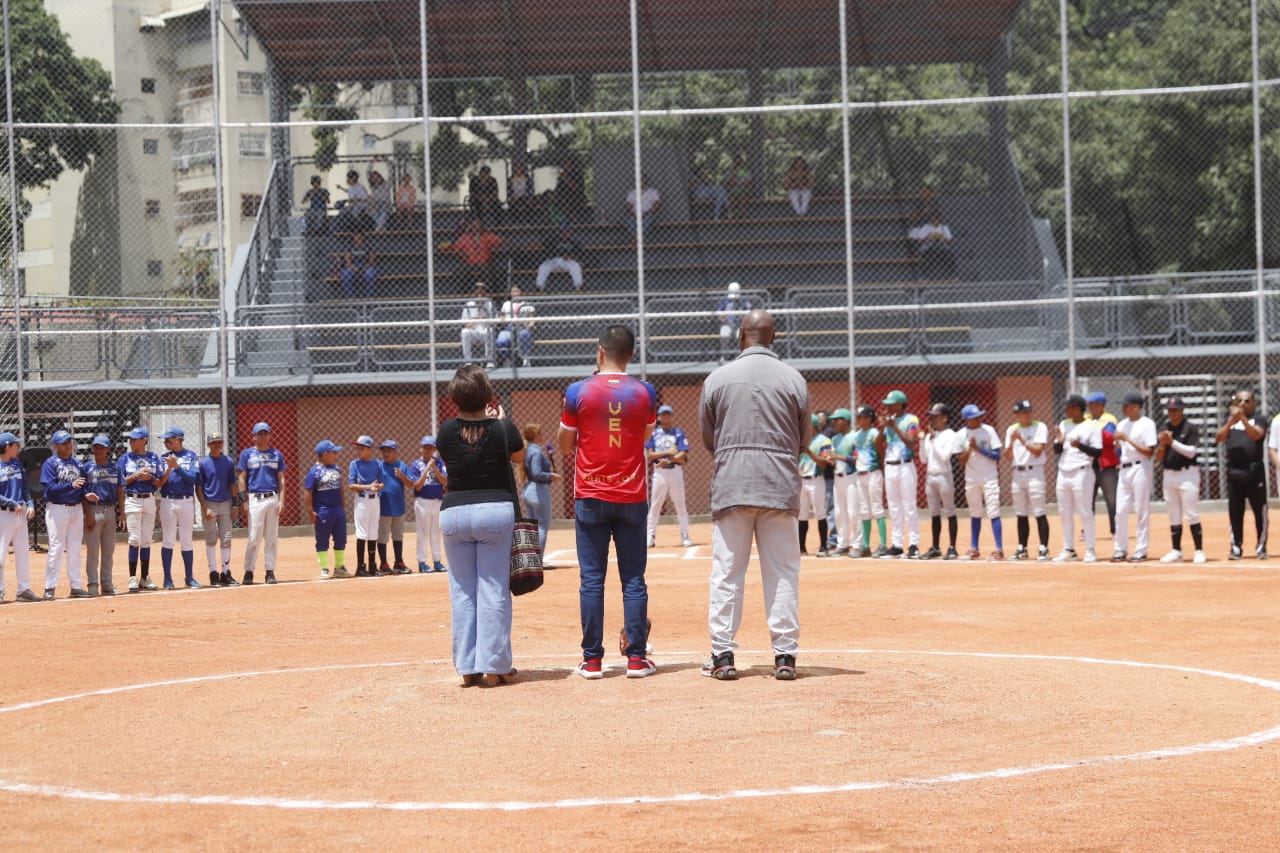 Reinaugurado campo de softbol y béisbol menor del Pedagógico de Caracas