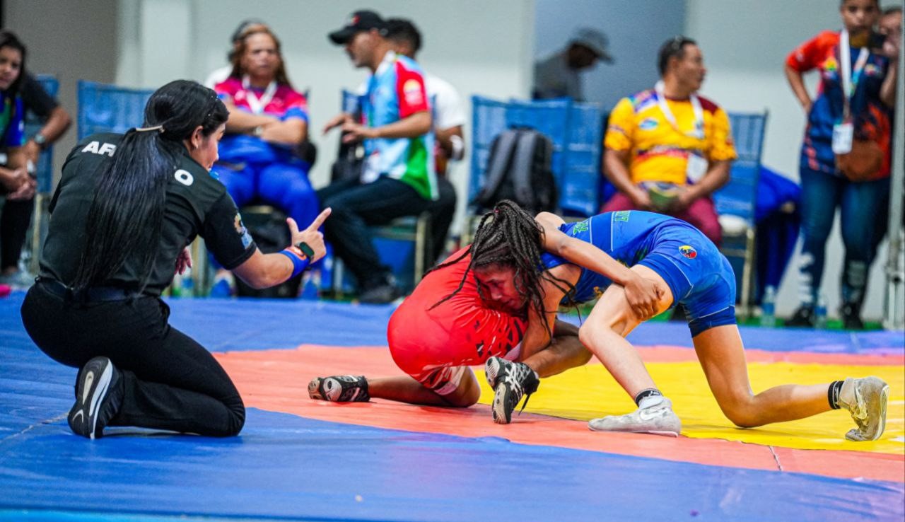 Sucre se apoderó de la lucha libre femenina
