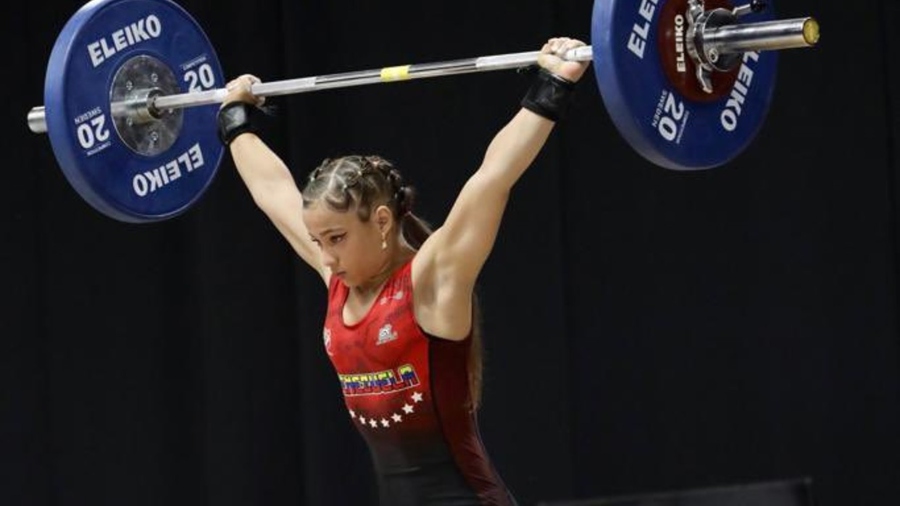 Kerlys ratificó dominio en pesas
