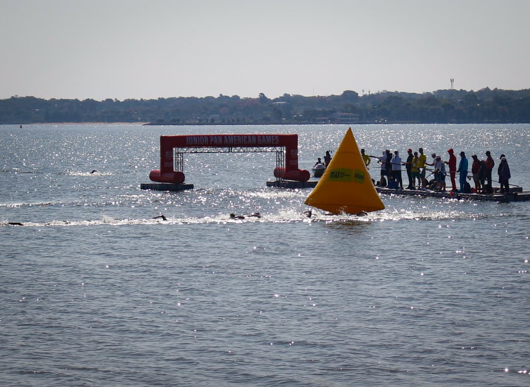 Aguas abiertas nadó con valor los 10 K