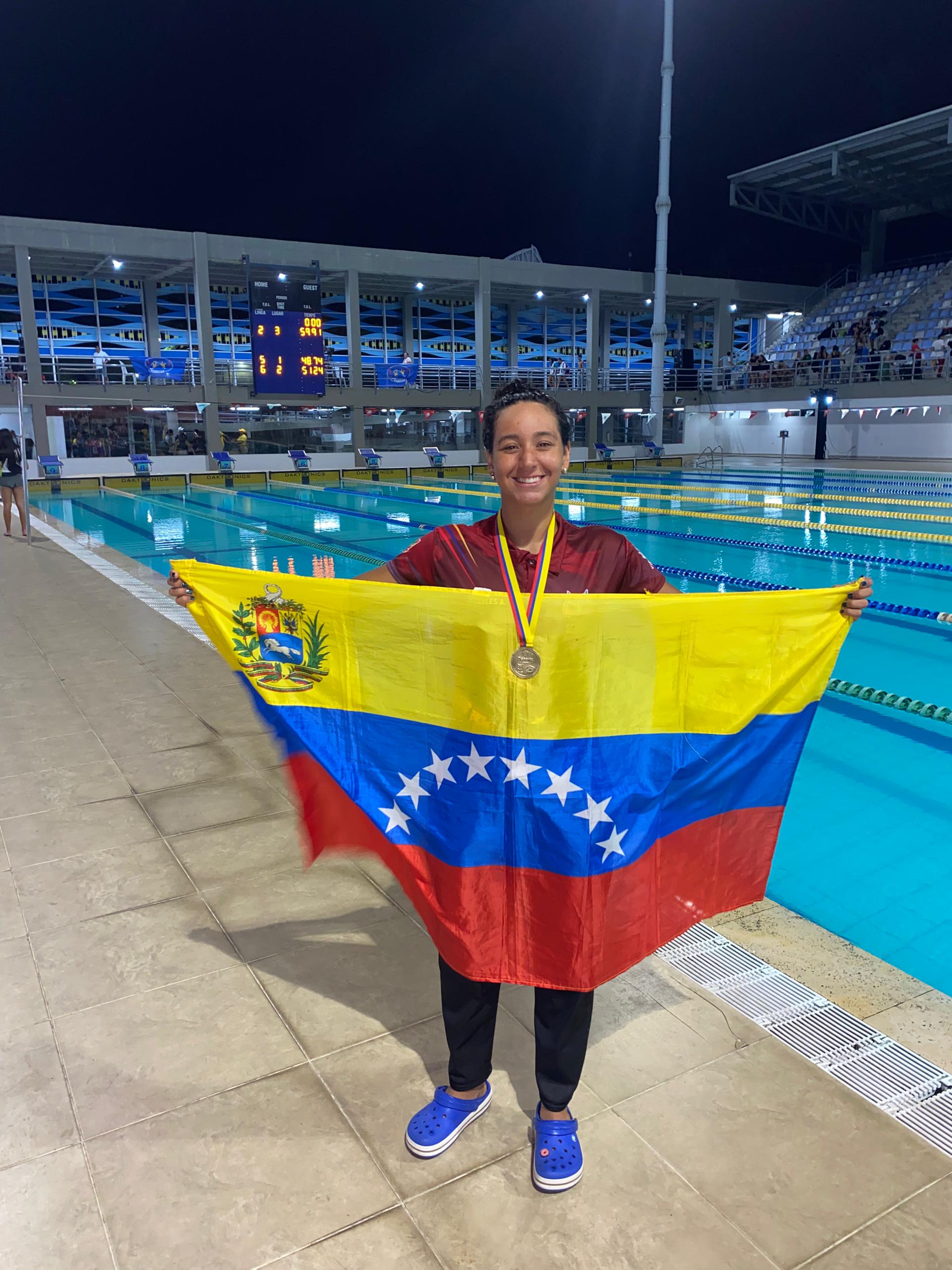Venezuela inicia con oro la válida mundial de natación con aletas