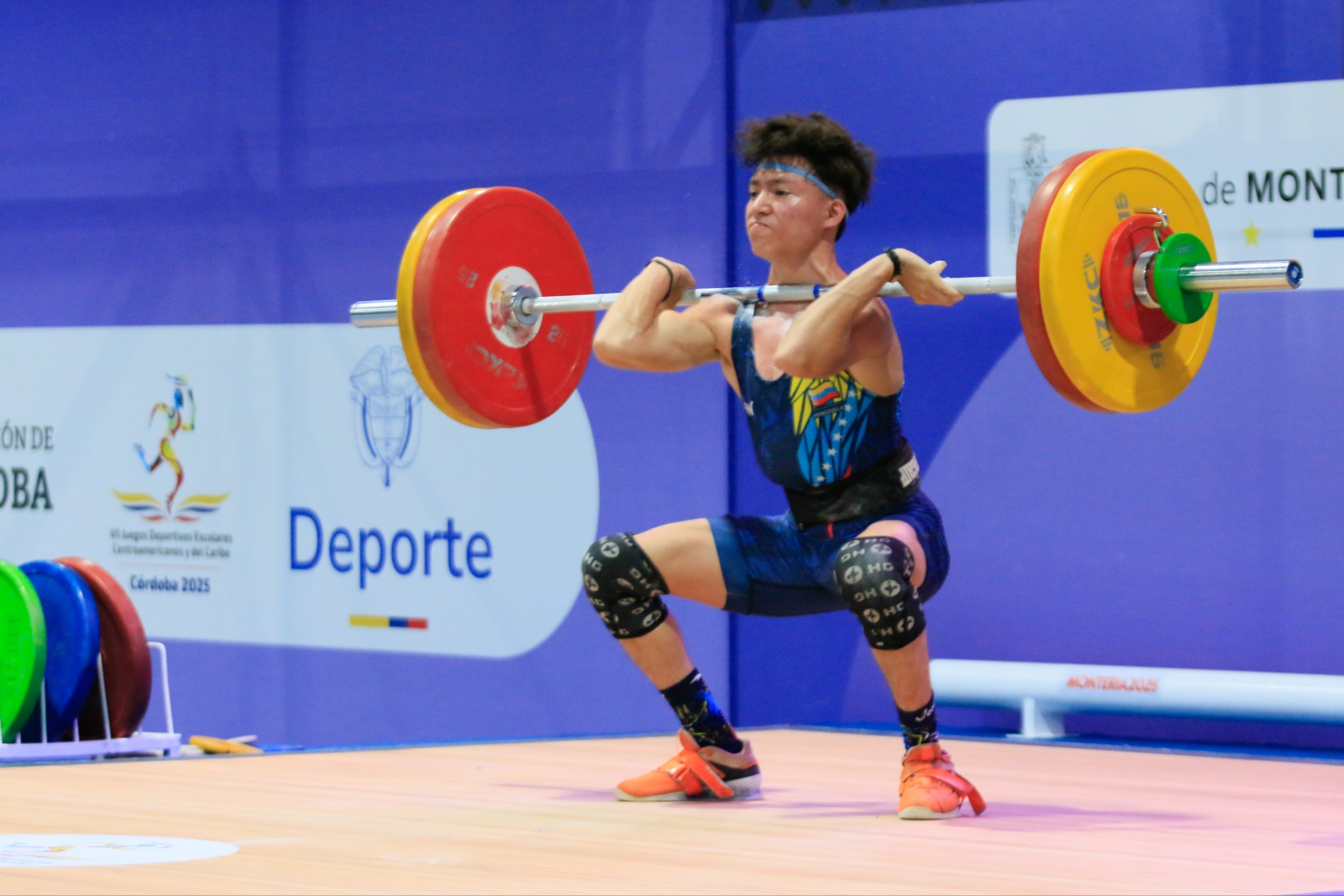 Halterofilia escolar arrasó con 15 preseas de oro