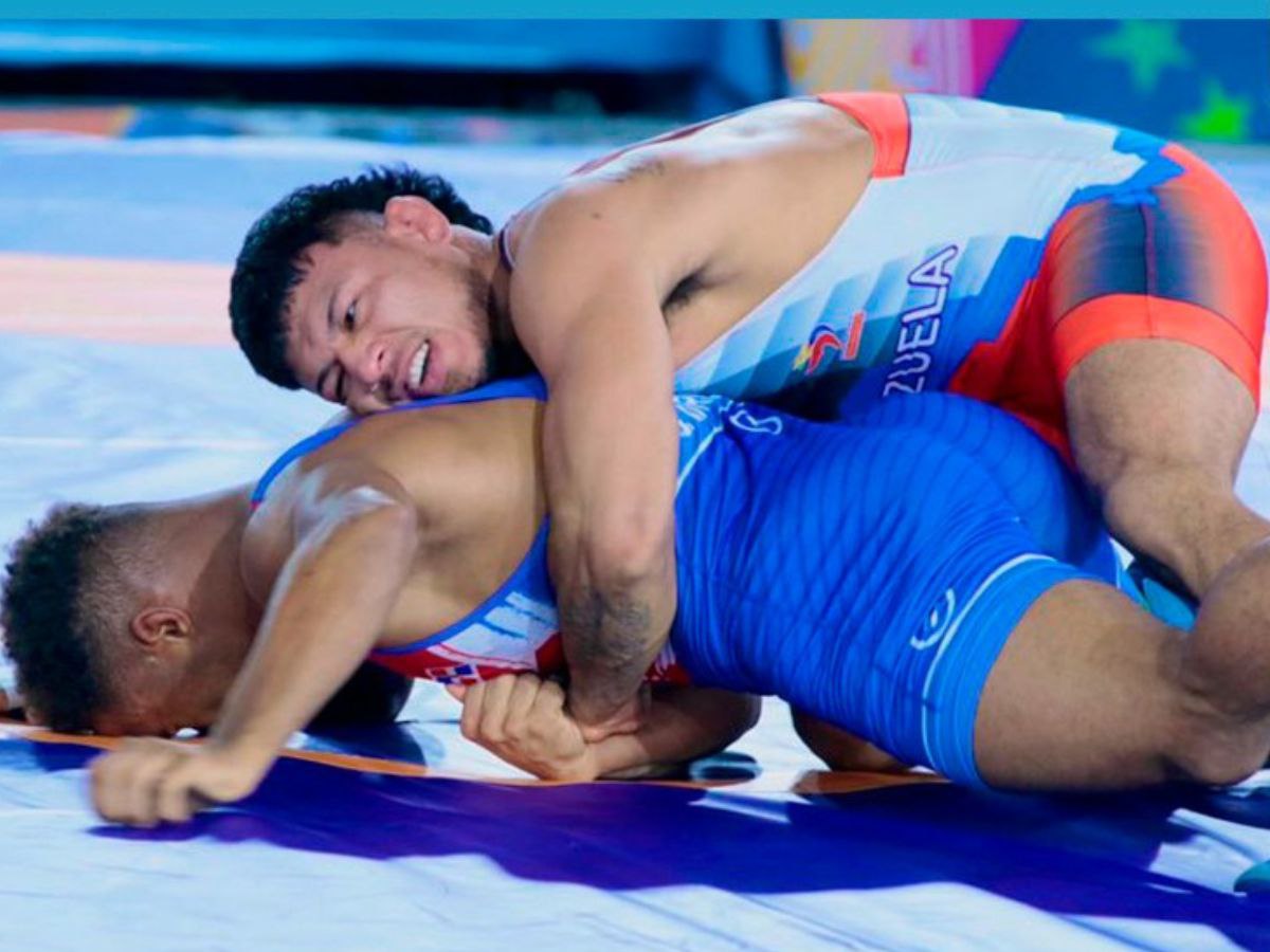 Lucha se foguea en torneo de España
