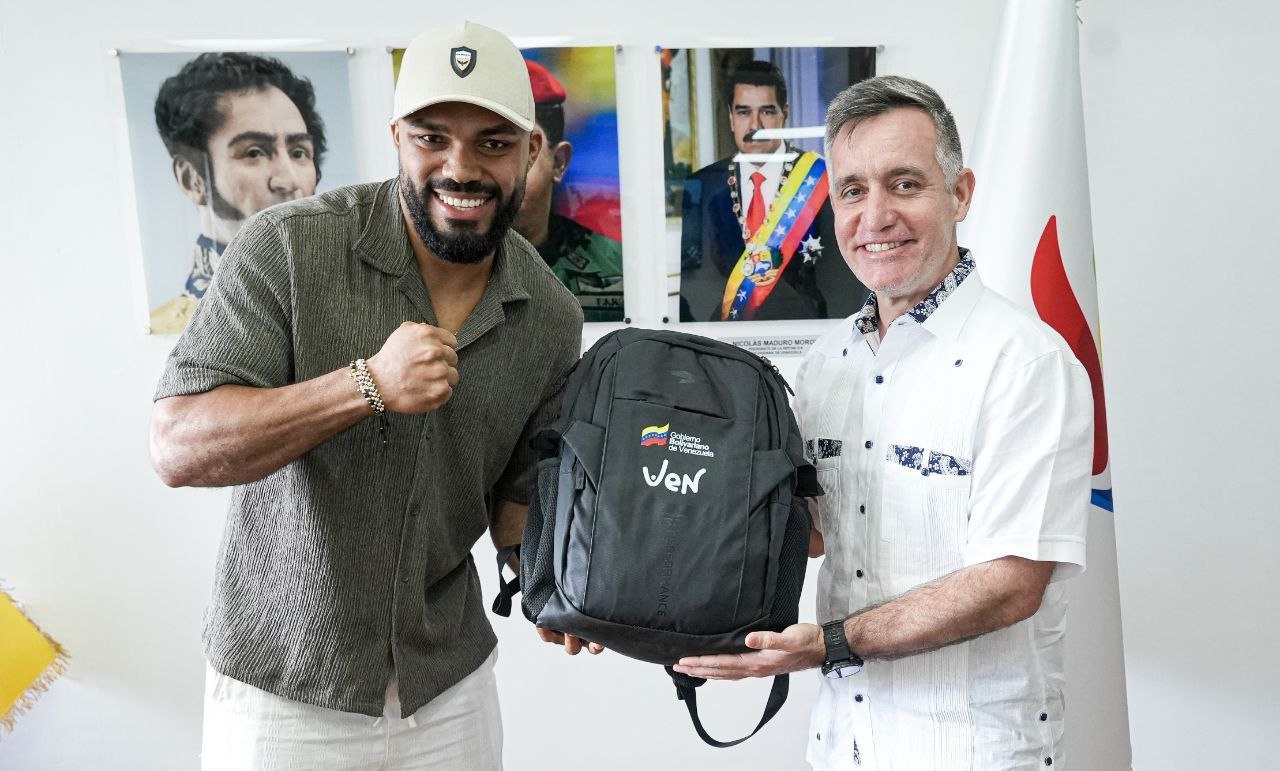 Albert Ramírez trajo sus logros a casa