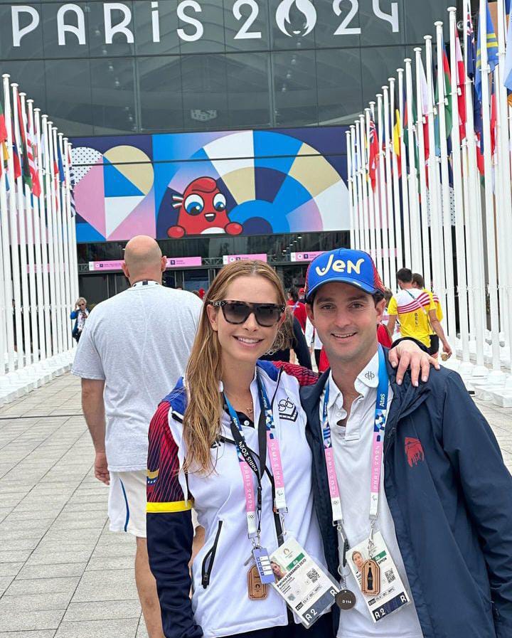 Patricia Ferrando y Luis Larrazabal arriban a París