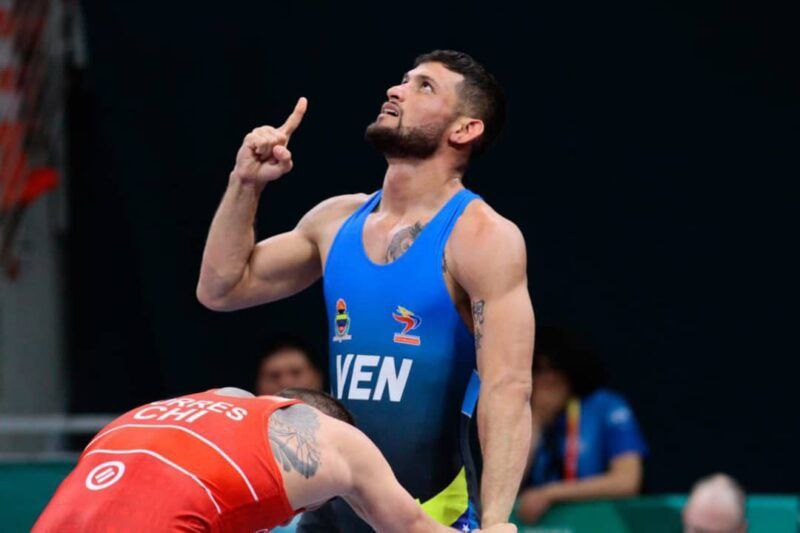 Cinco medallas para lucha grecorromana