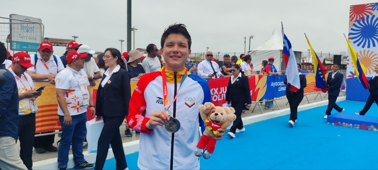Triatlón hizo historia con dos oros en femenino