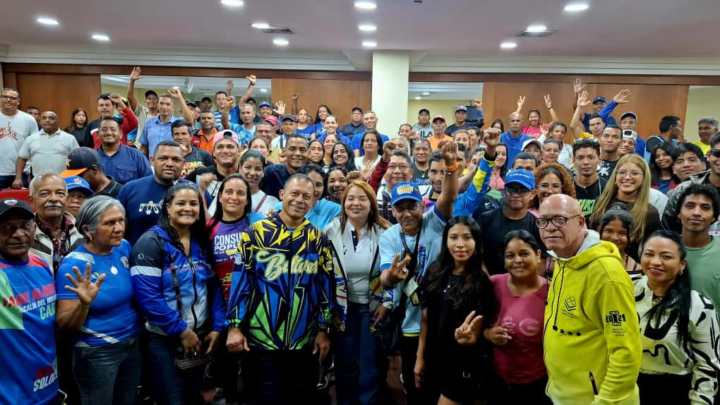 Bolívar fortifica el deporte comunal