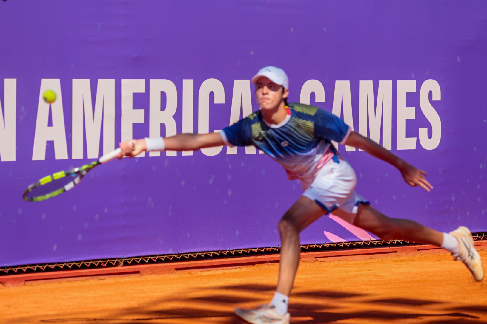 Tenis de campo venezolano se hizo sentir