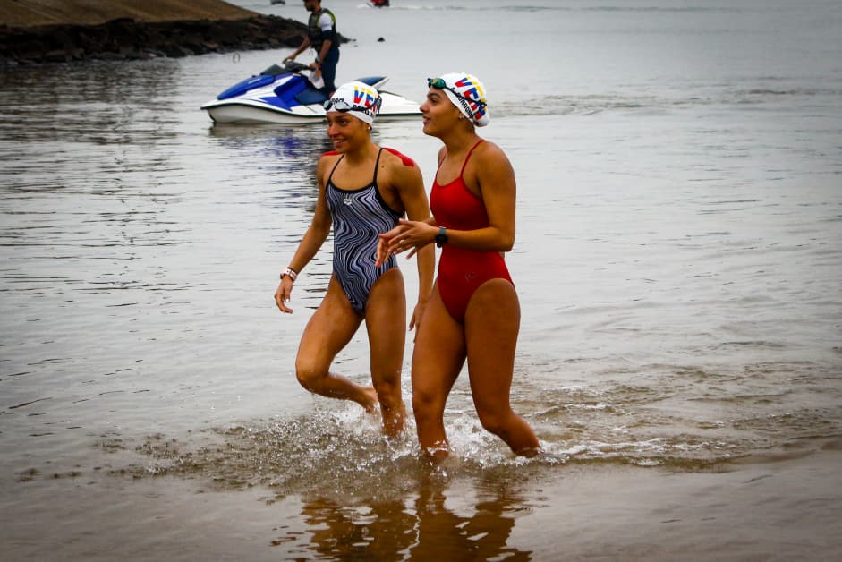 Aguas abiertas testeó la gélida playa San José