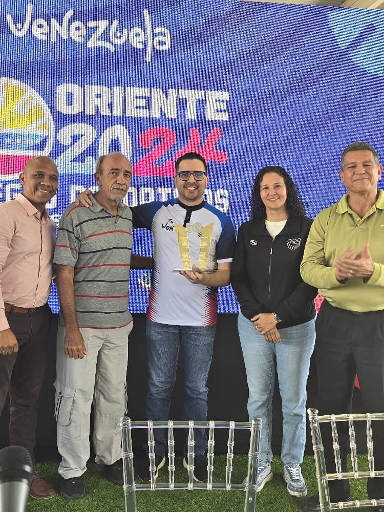 Promoción de entrenadores entrega reconocimiento al IND