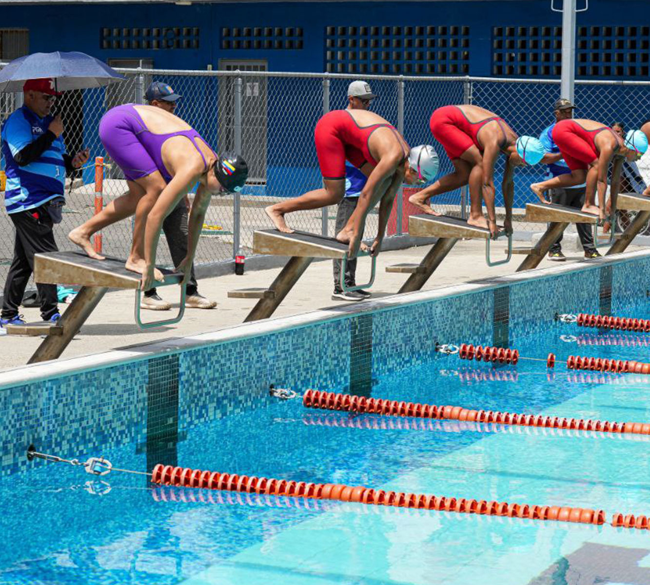 Pentatlón femenino supera obstáculos