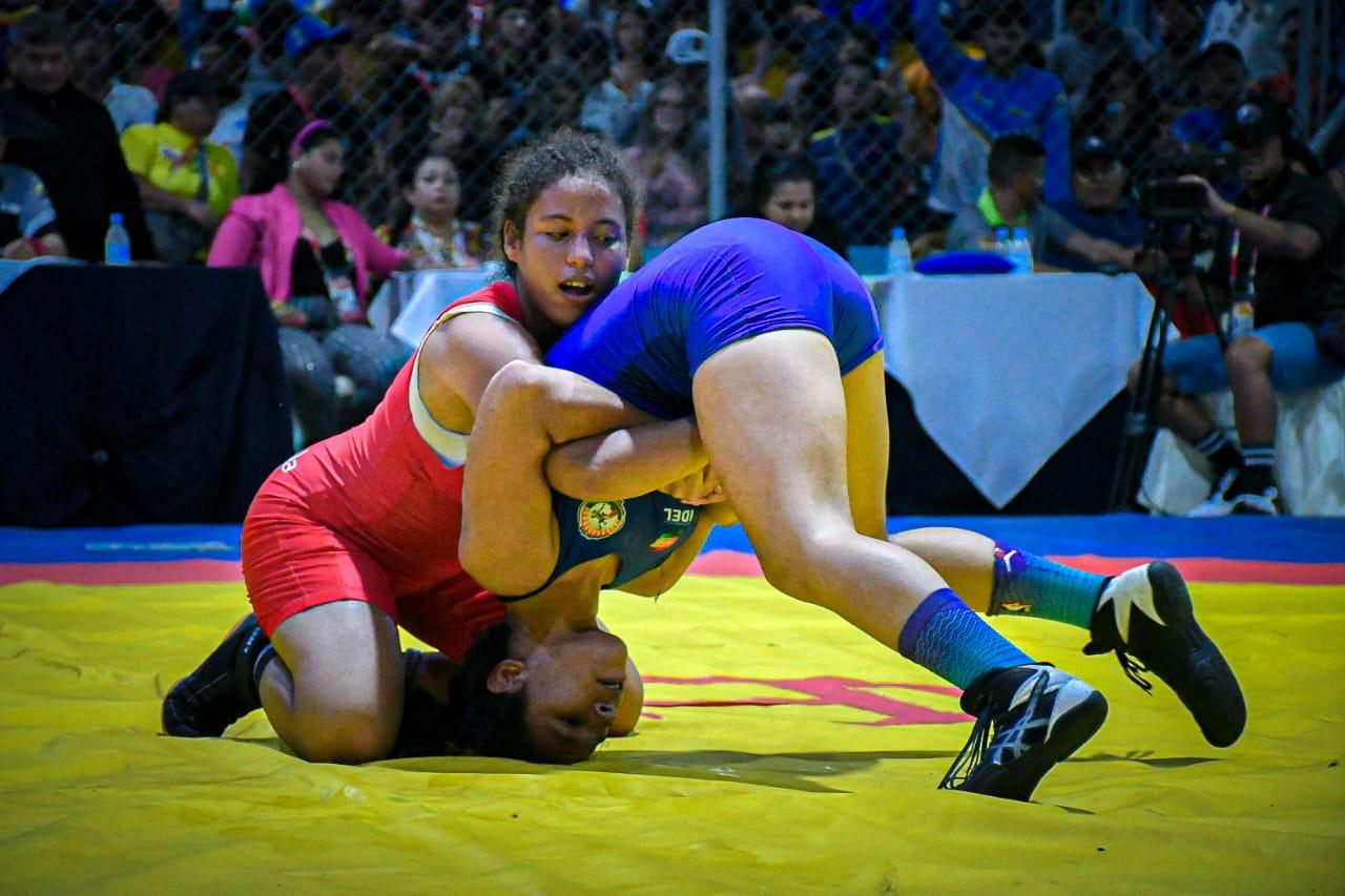 Lucha femenina definió selección estelar
