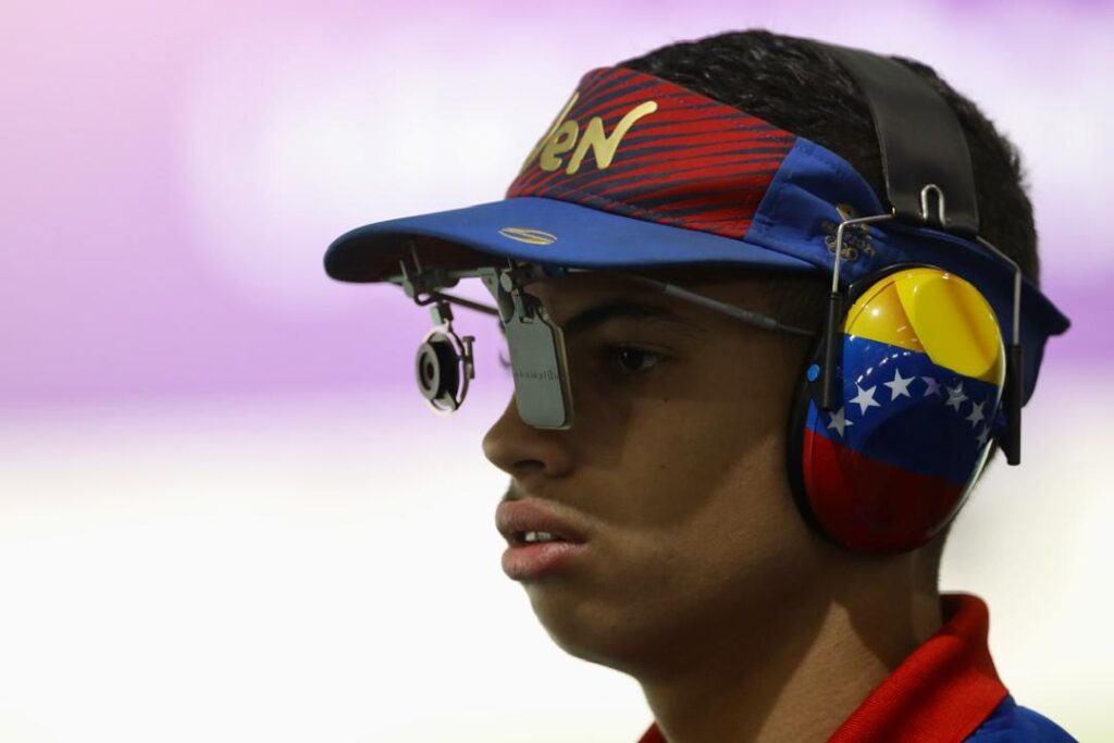 Douglas Gómez entre los 10 mejores