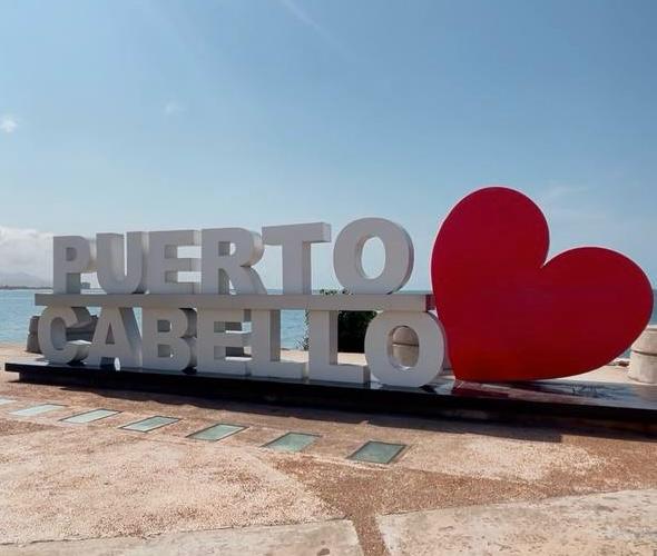 Puerto Cabello celebra festival de Carnaval con un centro histórico frente al mar