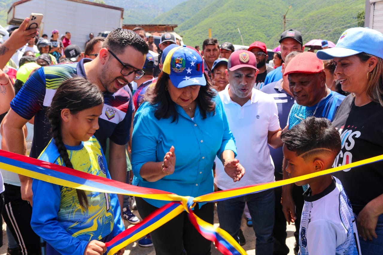 Goles y alegría: Nuevo Horizonte celebra la reinauguración de la cancha Alí Primera