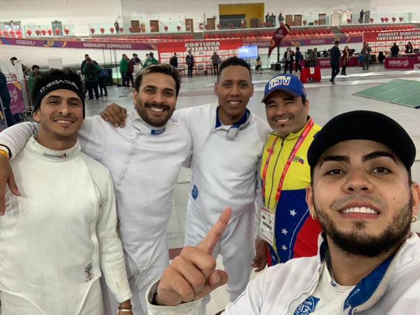 Equipo de espada masculina compite en la Copa del Mundo de Alemania