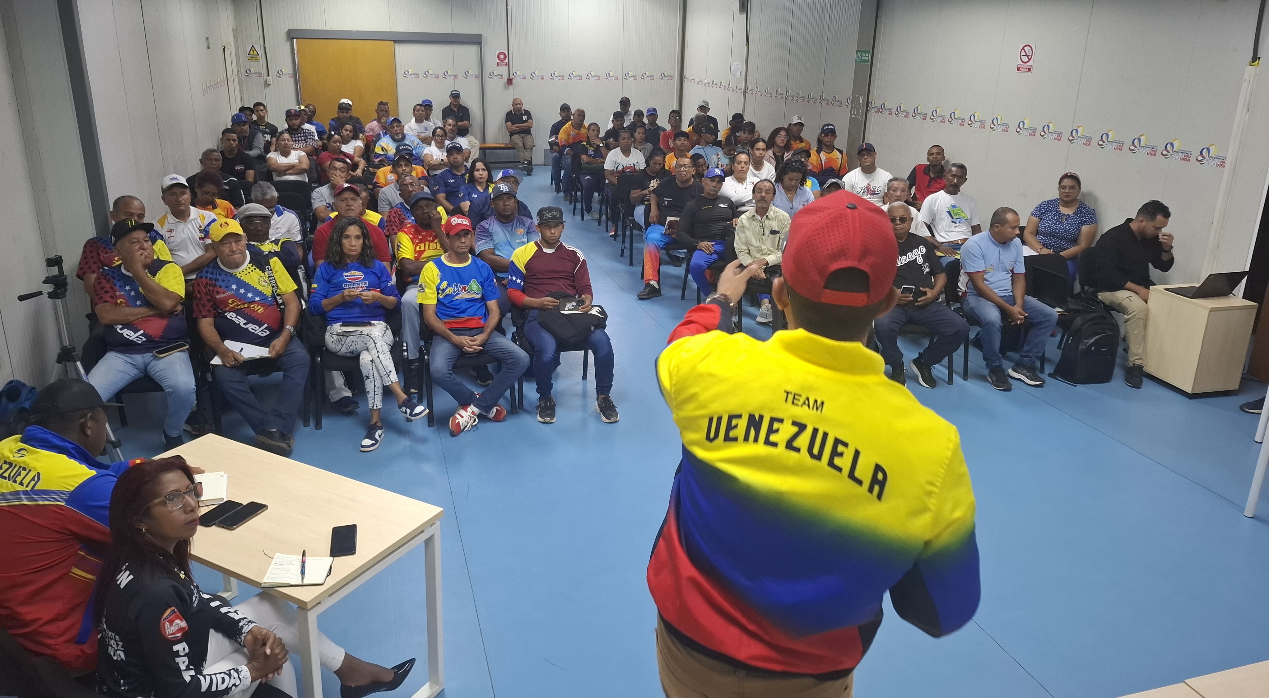 Falcón territorializa políticas deportivas