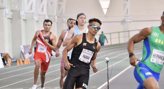 Padrino y Gómez avanzan a la final del 400 con los mejores tiempos