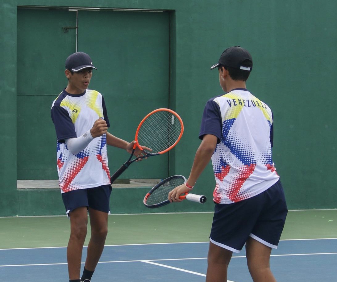 Tenis levanta trofeo suramericano