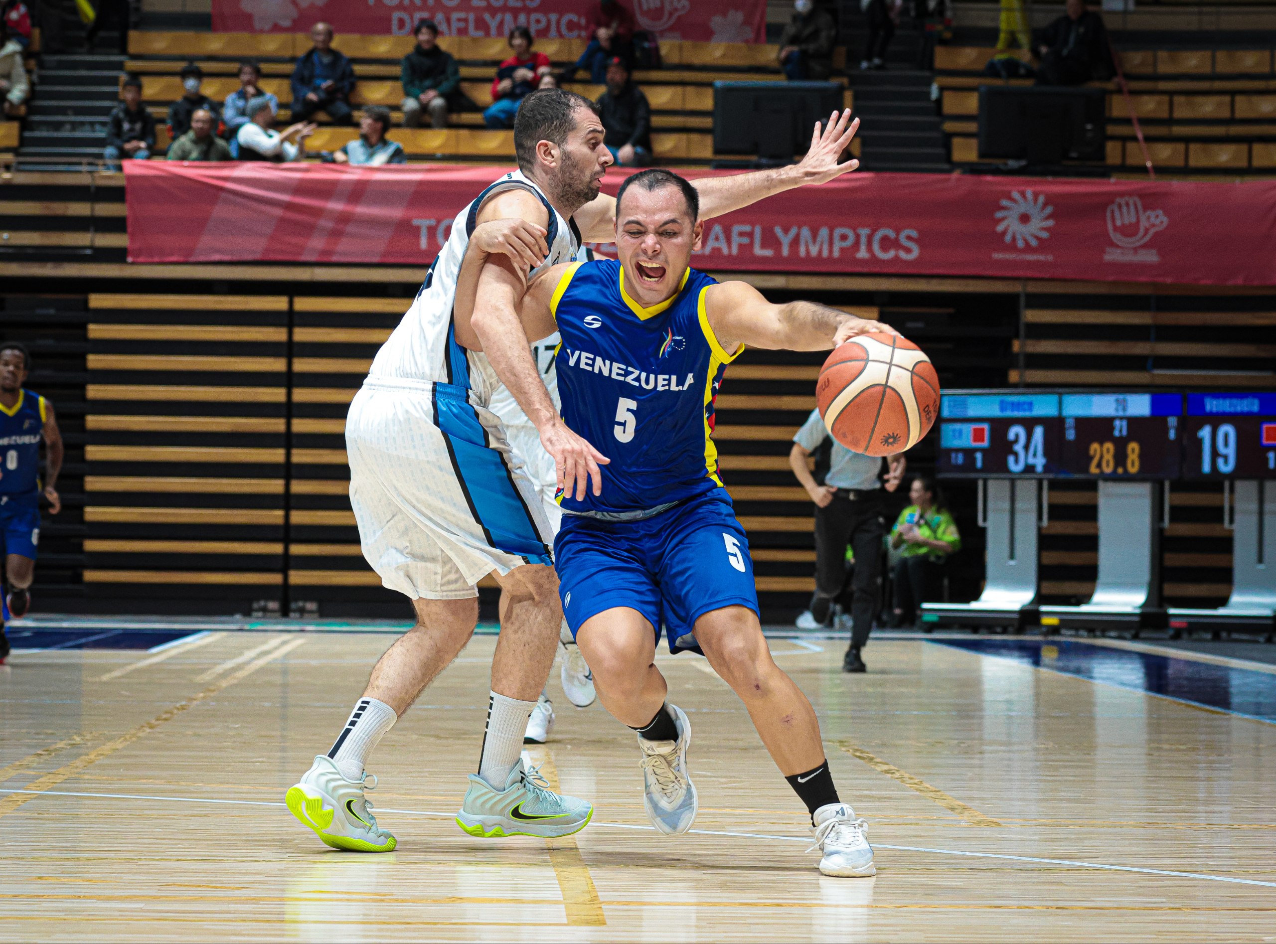 Baloncesto luchó hasta el último minuto