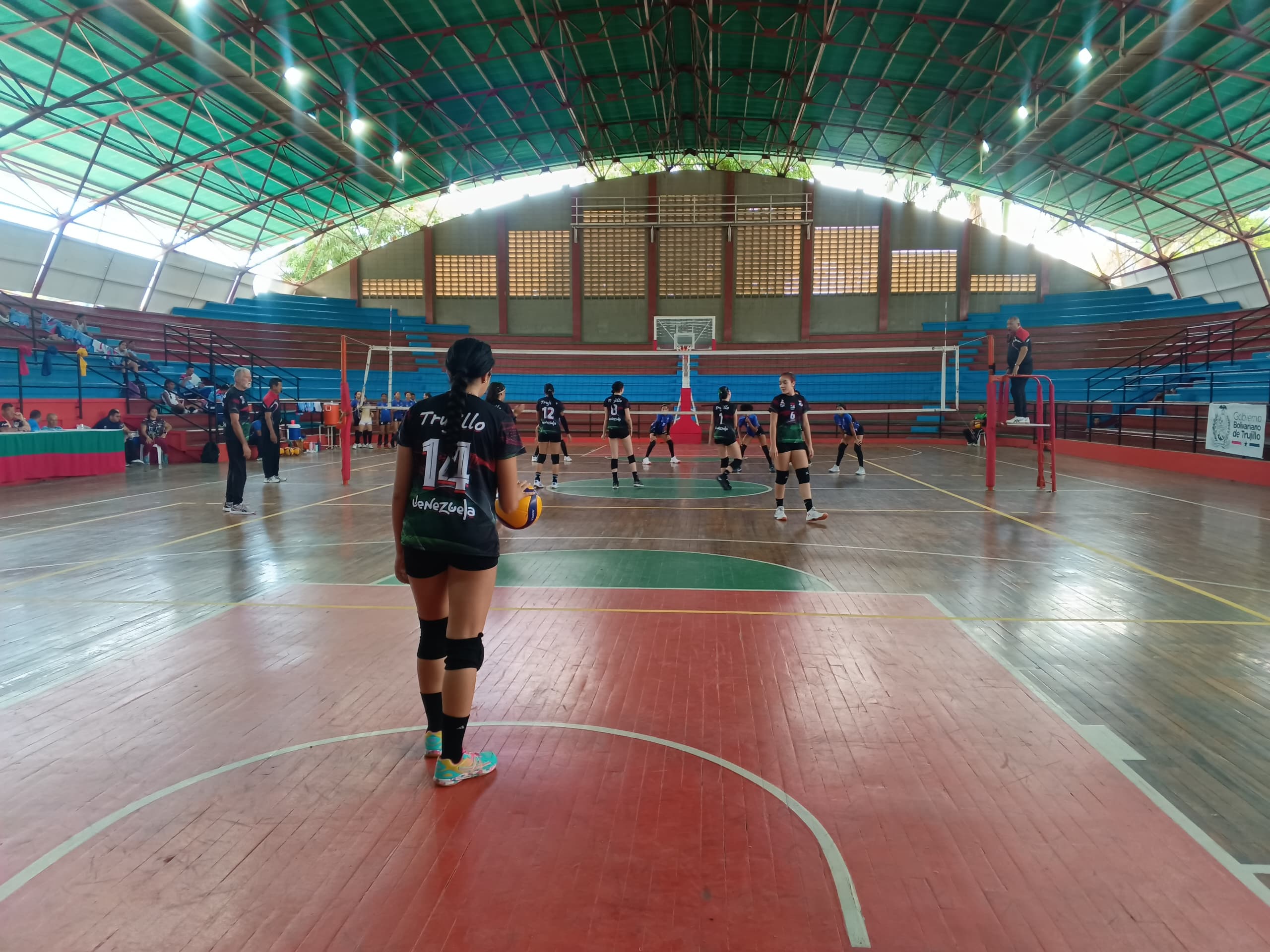 Campeonato sub-17 de voleibol echa chispas