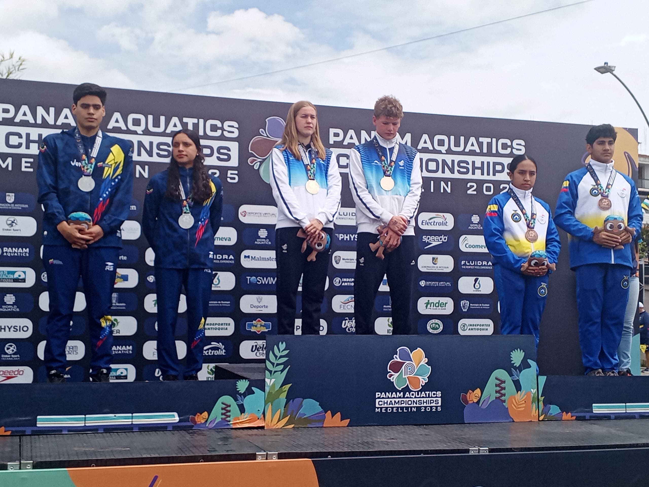 Aguas abiertas suma medalla de plata