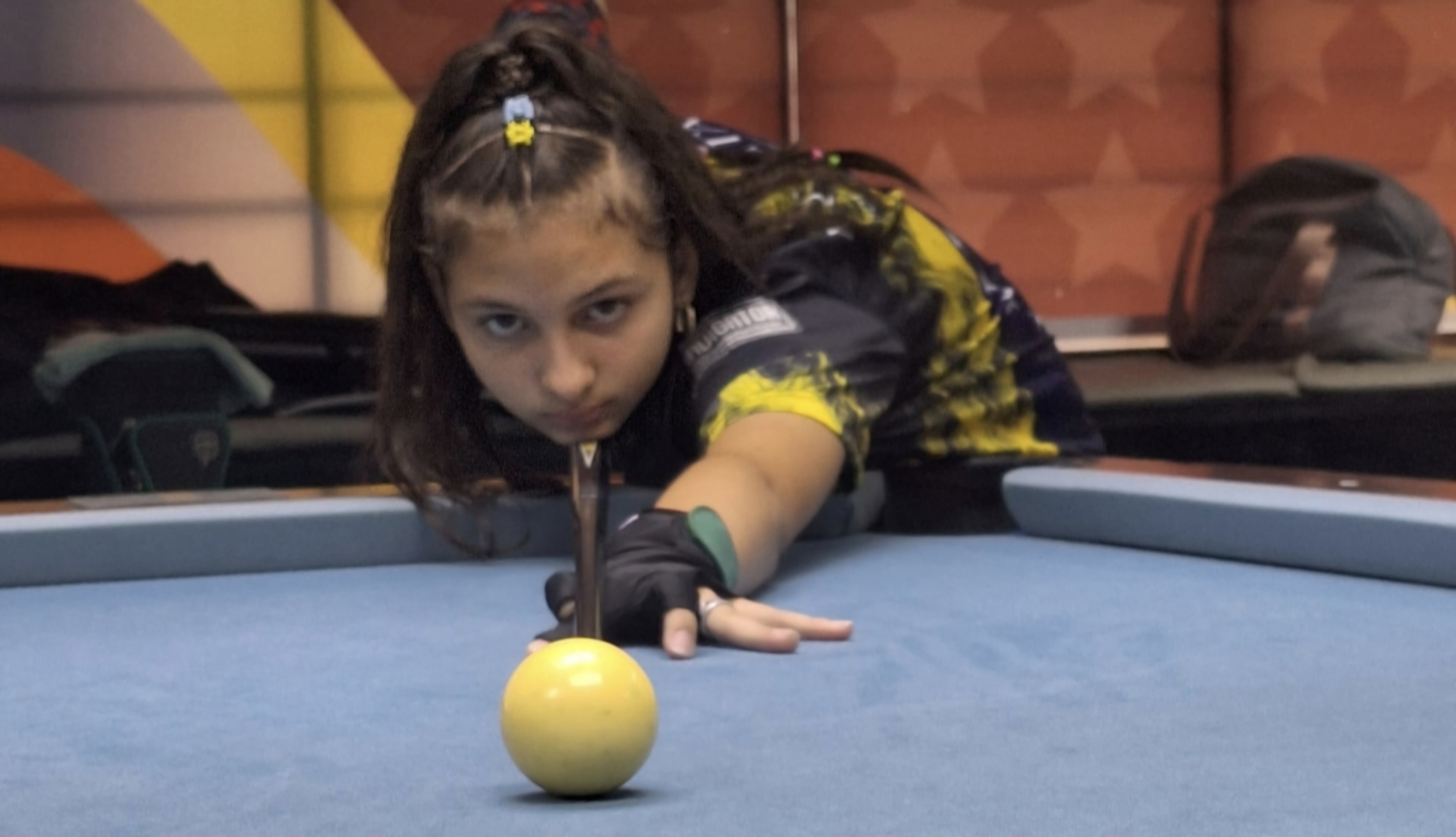 Albany González precoz campeona de billar