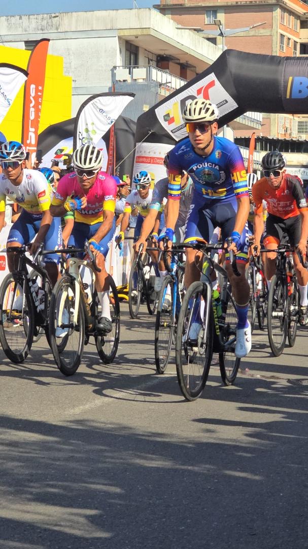 Jhonny Araujo gana la primera etapa y se coloca líder en la 60ª Vuelta al Táchira
